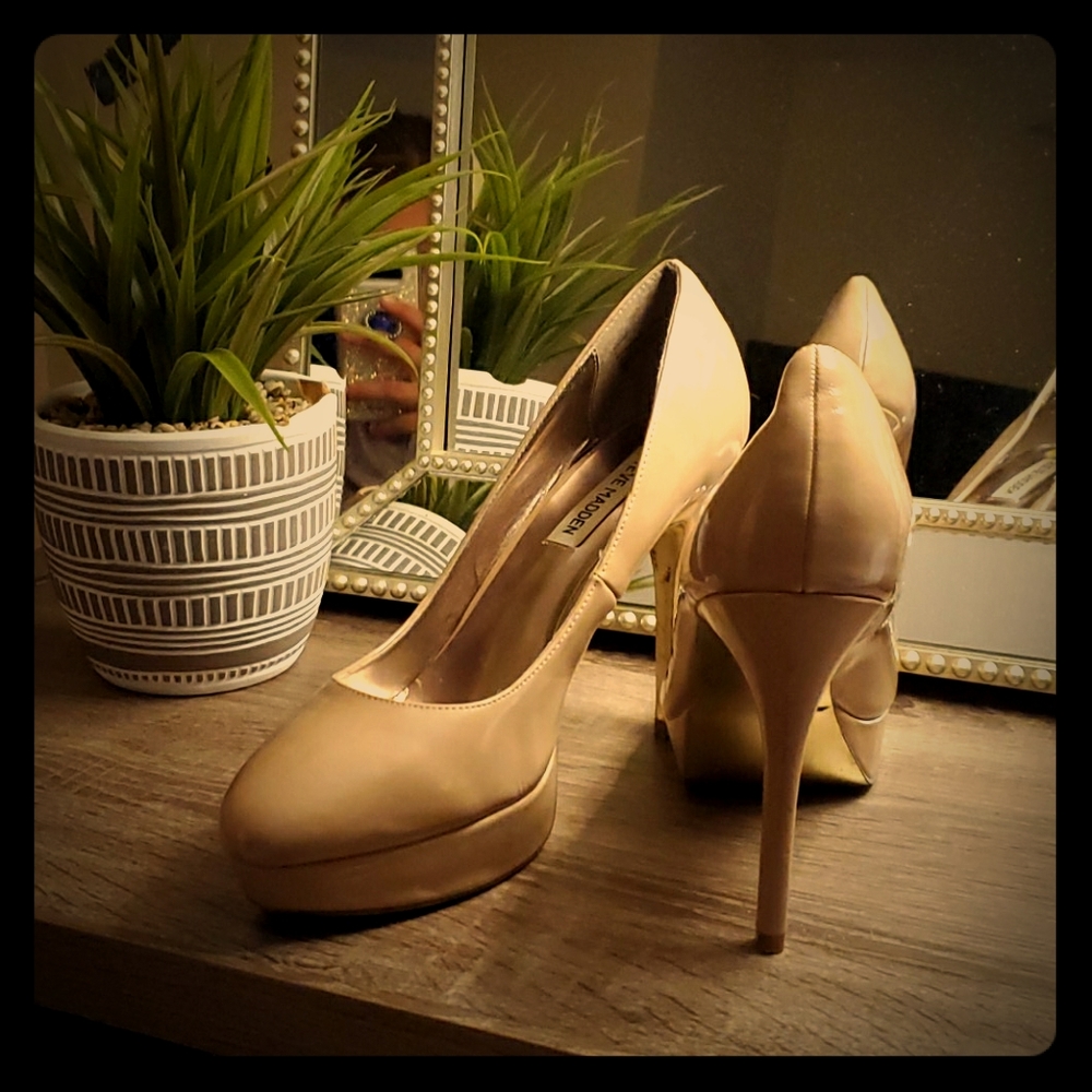 Steve madden nude pumps